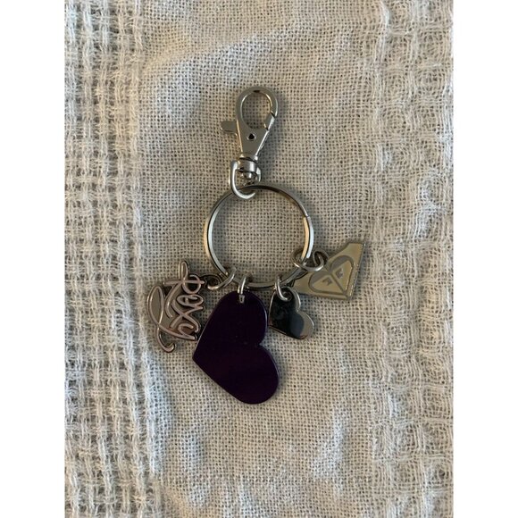 Vintage ROXY Quicksilver Keychain Purple Heart Key Ring Bag Charm - Picture 1 of 3